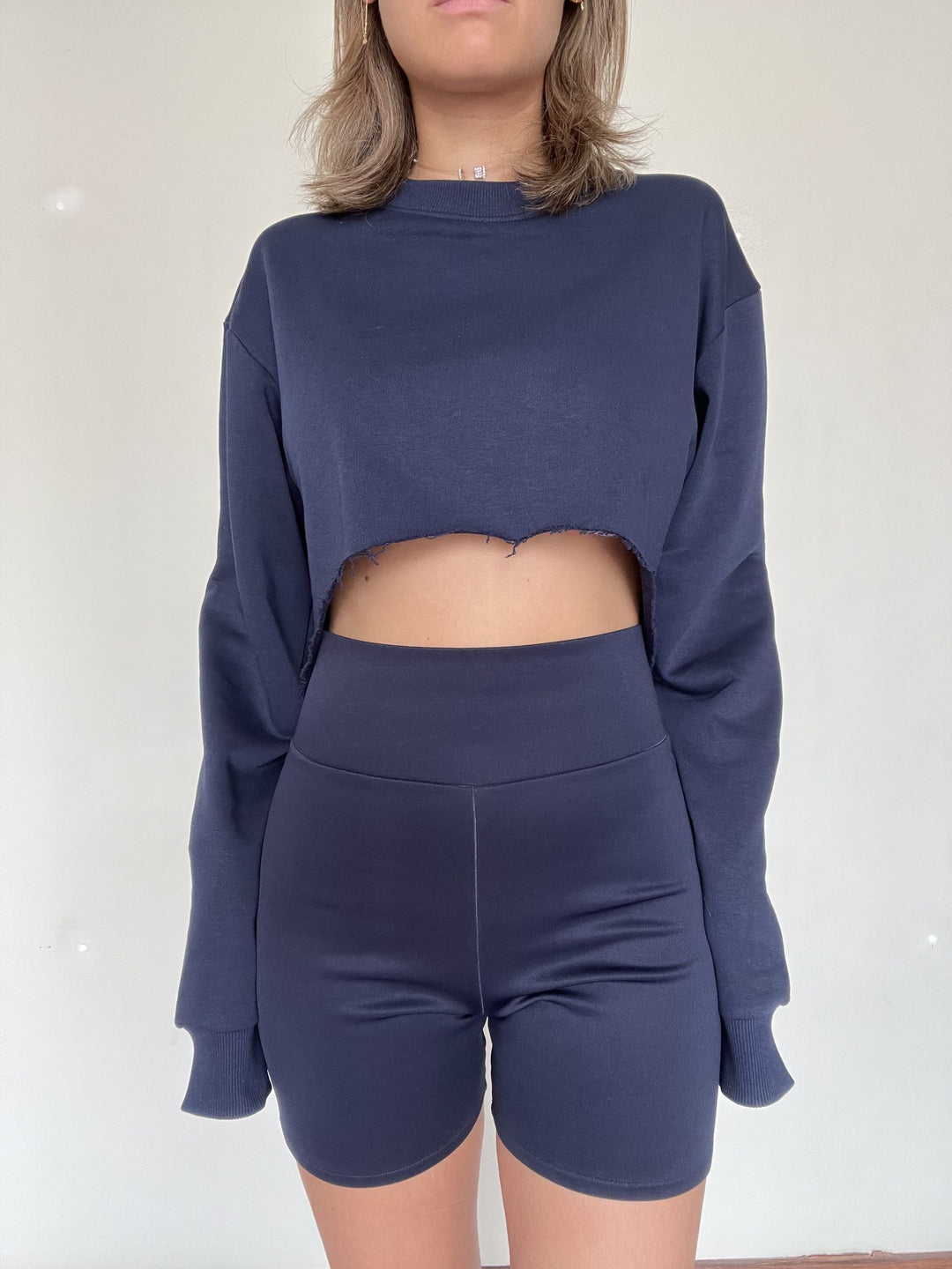 CLASSIC CROPPED SWEATER