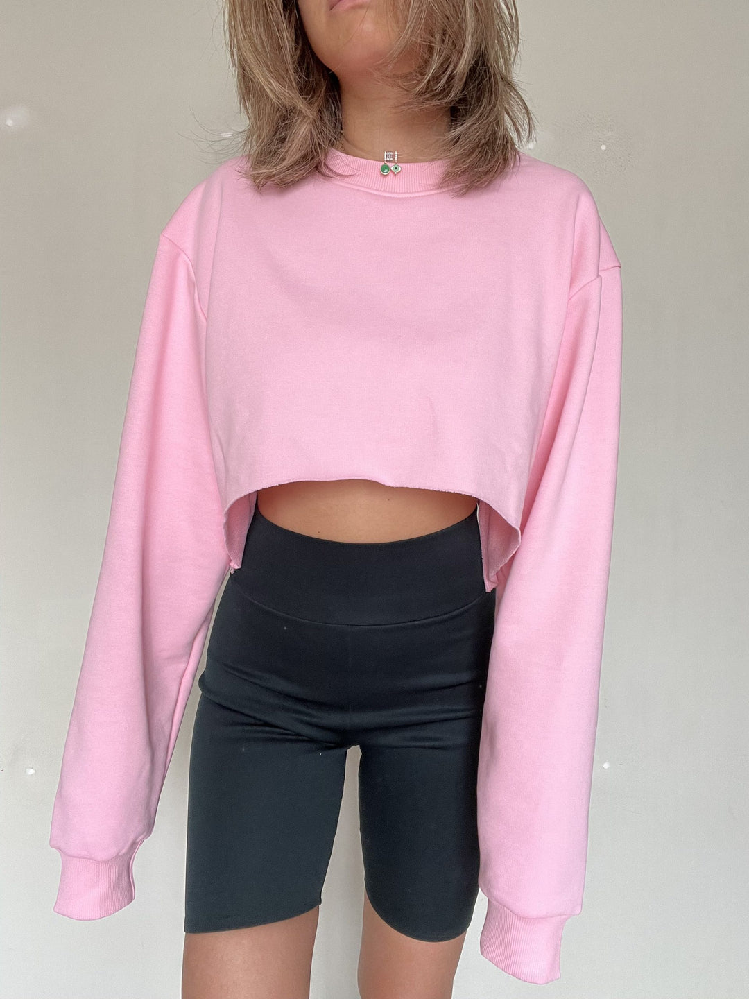 CLASSIC CROPPED SWEATER