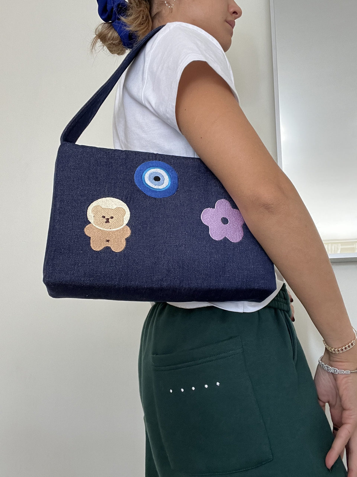 ‘fly me to the moon’ bag