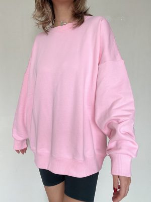 CLASSIC UNISEX SWEATER